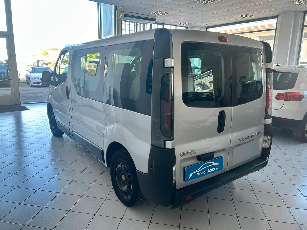 Opel Vivaro 1.9 CDTI 9 POSTI 2005