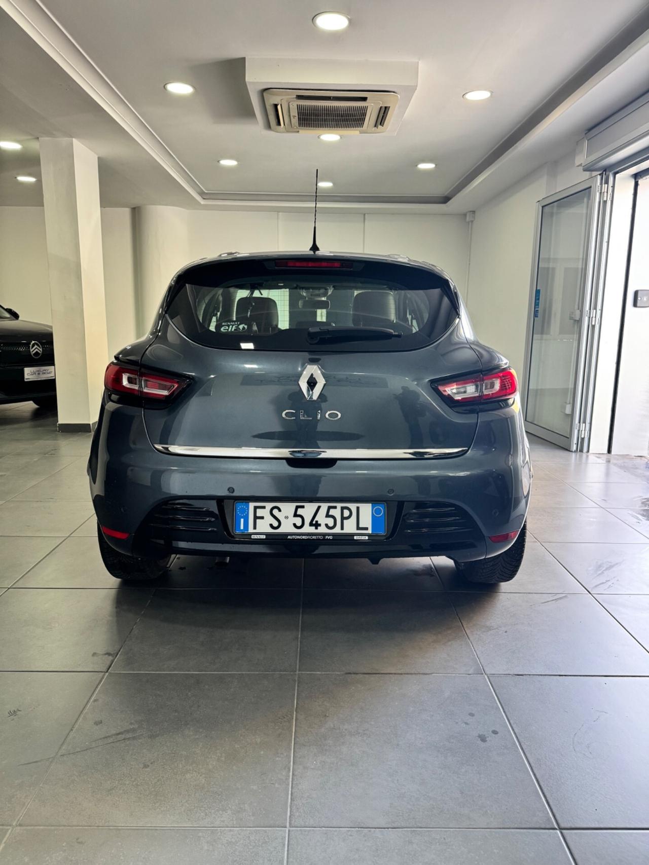 Renault Clio TCe 12V 75 CV 5 porte Moschino Intens
