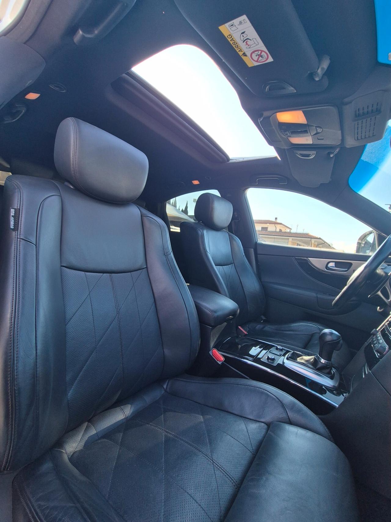 Infiniti QX70 3.0 diesel V6 AT S Premium