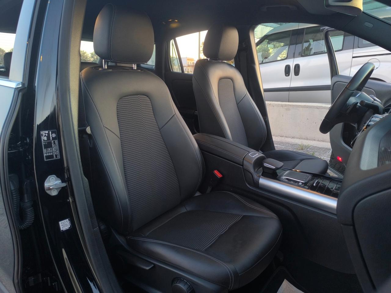 MERCEDES GLA SPORT PLUS 180cdi 09/2022 MOTORE 2.0 MERCEDES
