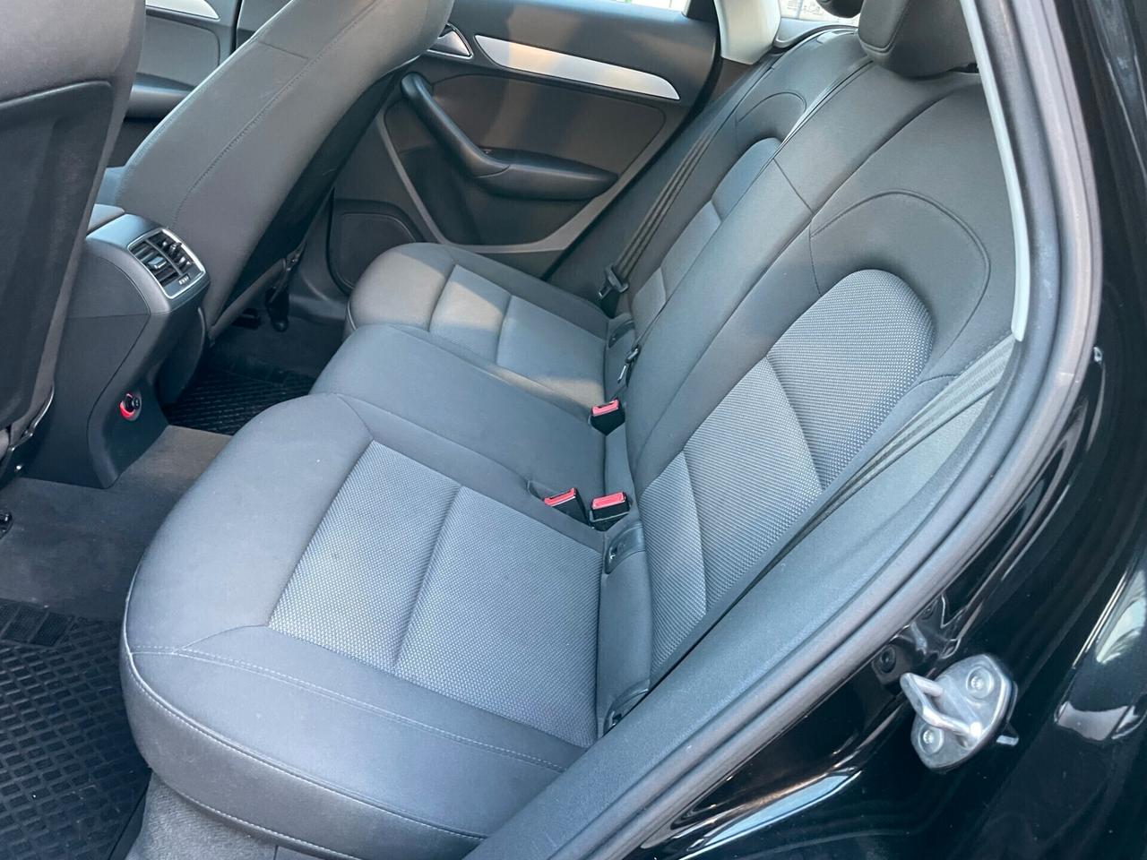 Audi Q3 2.0 TDI 120 CV Sport