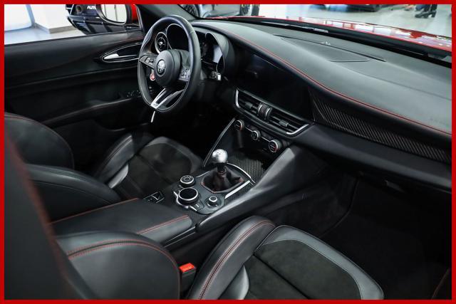 ALFA ROMEO Giulia 2.9 T V6 Quadrifoglio - MANUALE - FULL CARBON