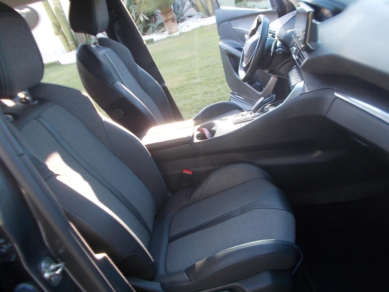 Peugeot 3008 1.5 130cv Eat8 *FULL OPT.-80.000 Km*