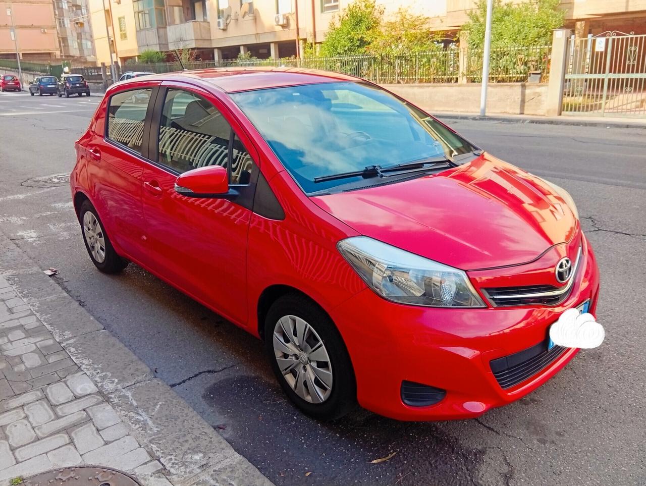 Toyota Yaris 1.0 5 porte Lounge