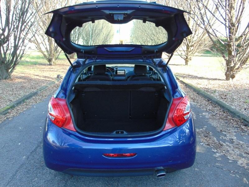 PEUGEOT 208 1° serie 1.6 e-HDi 92 CV Stop&Star...