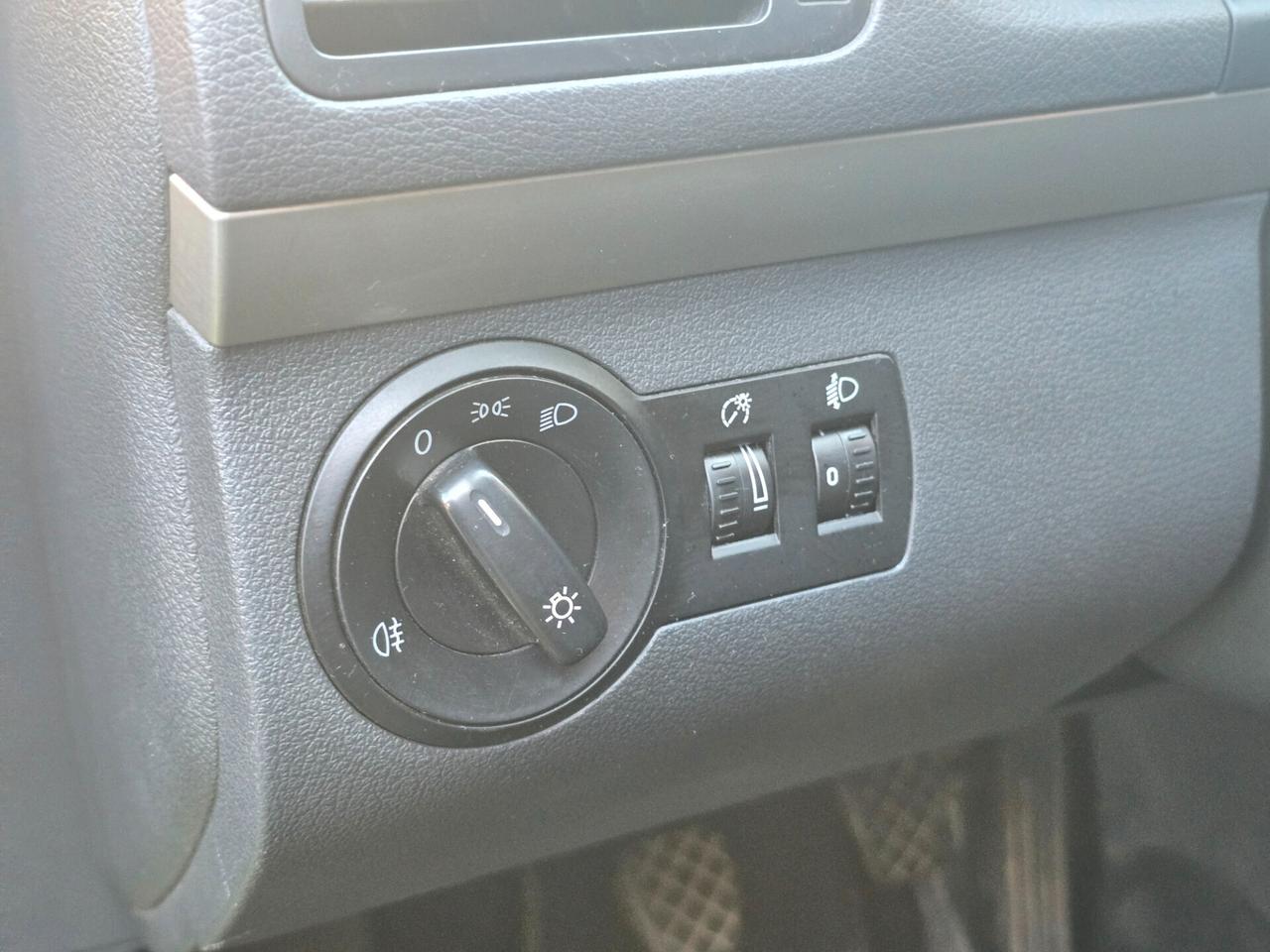 Volkswagen Touran 1.9 TDI 105CV 7POSTI -2009