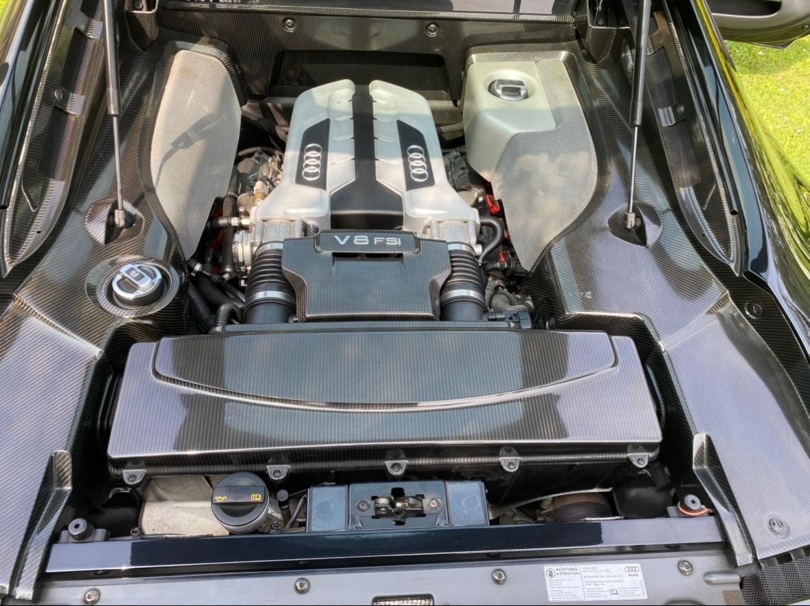 Audi R8 allestimento Full Carbonio