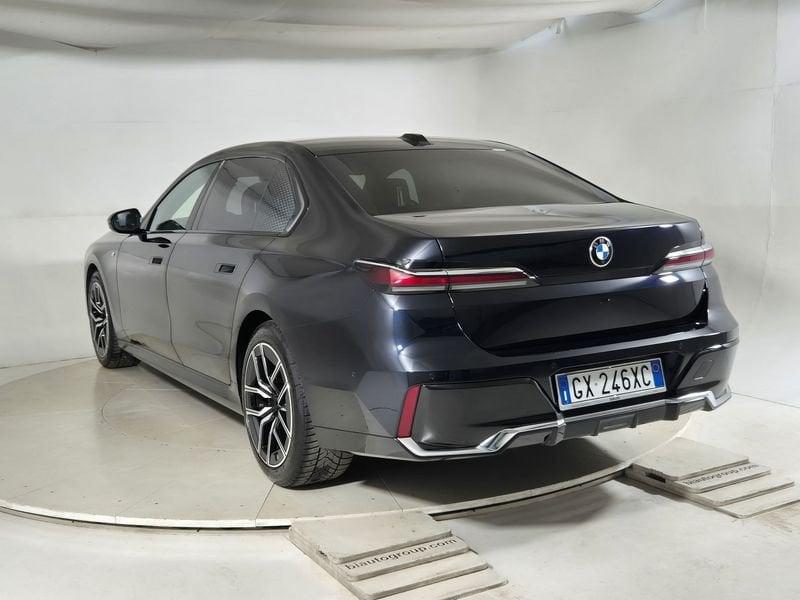 BMW Serie 7 G70 2022 740d mhev xdrive MSport auto