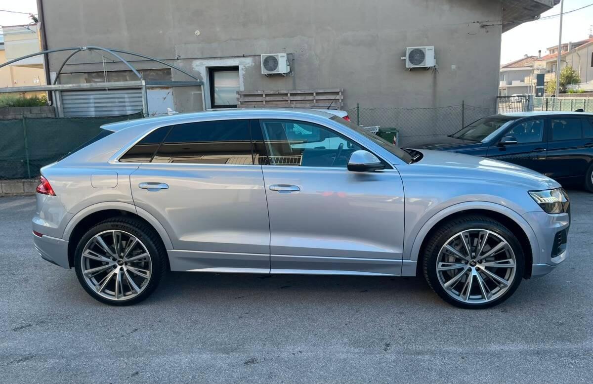 Audi Q8 55 3.0 tfsi e quattro tiptronic
