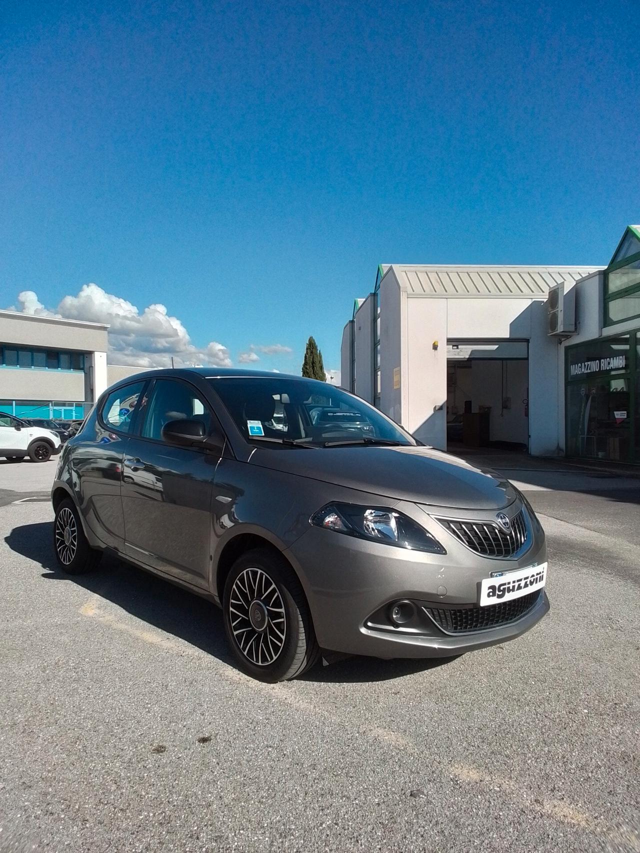 Lancia Ypsilon 1.0 FireFly 5 porte S&S Hybrid Platino