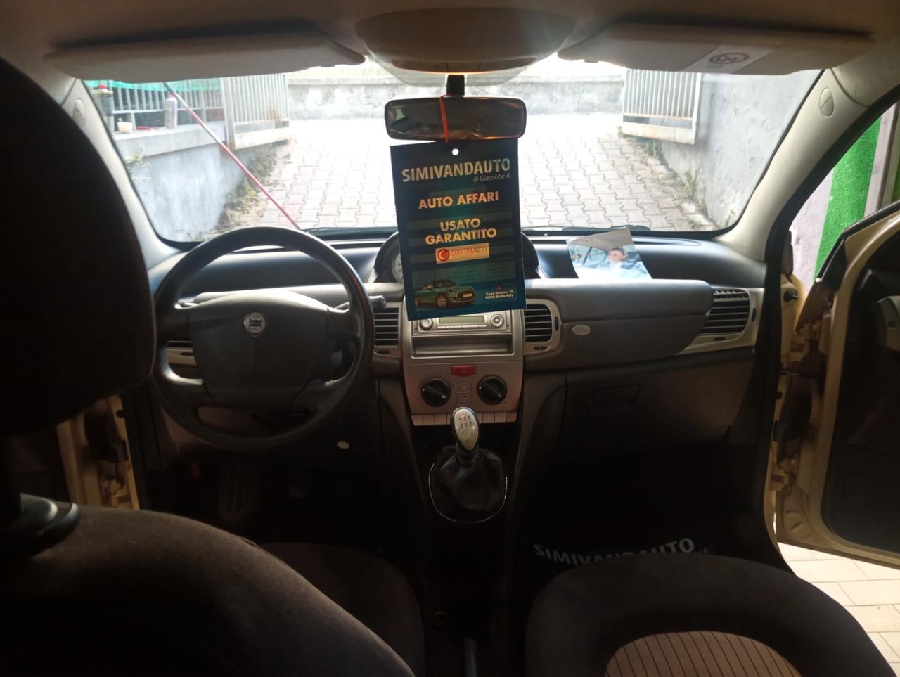Lancia Ypsilon 1.2 Oro Bianco prov nord ok neopatent