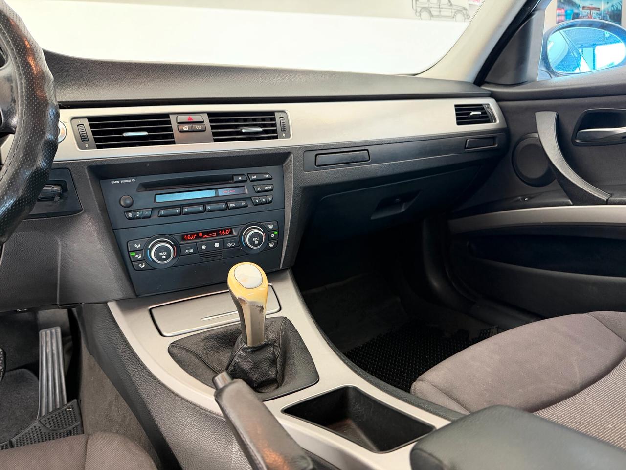 BMW 318d 2.0 DIESEL Touring Attiva
