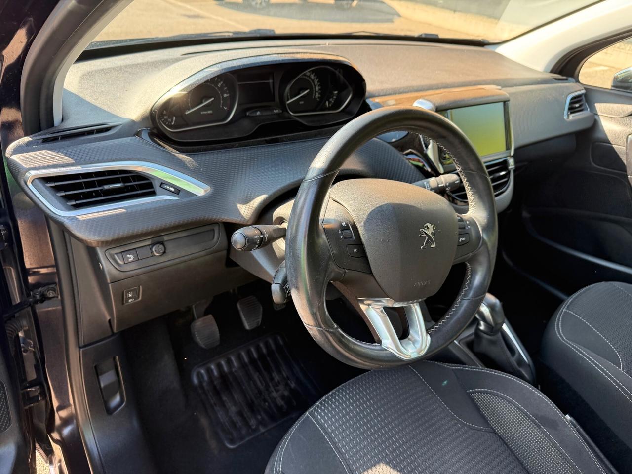 Peugeot 208 1.2 - NAV. - NEOPATENTATI - 12 MESI DI GARANZIA -
