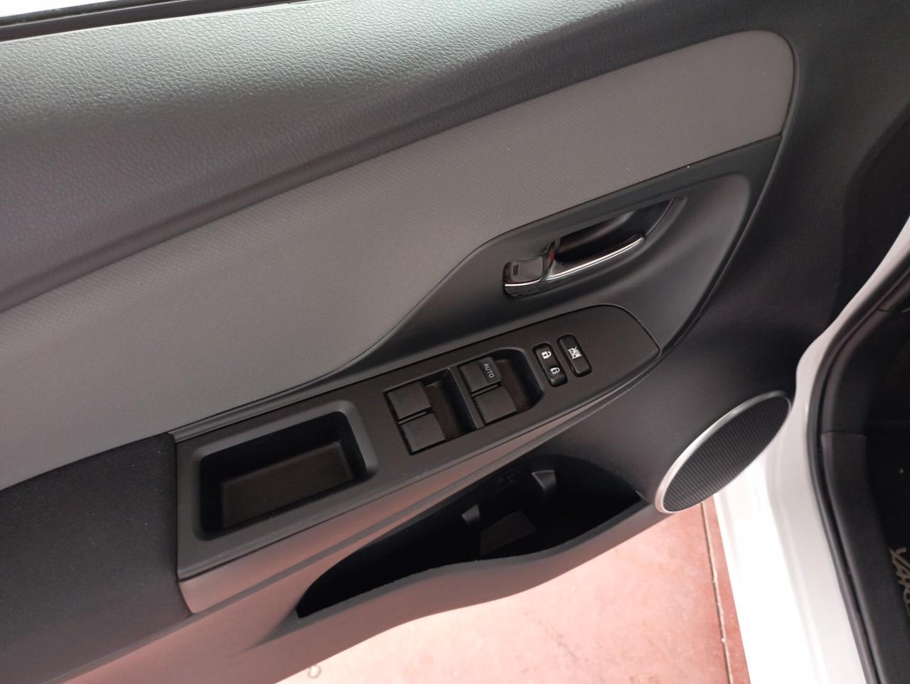 Toyota Yaris 1.5 Hybrid 5 porte Cool