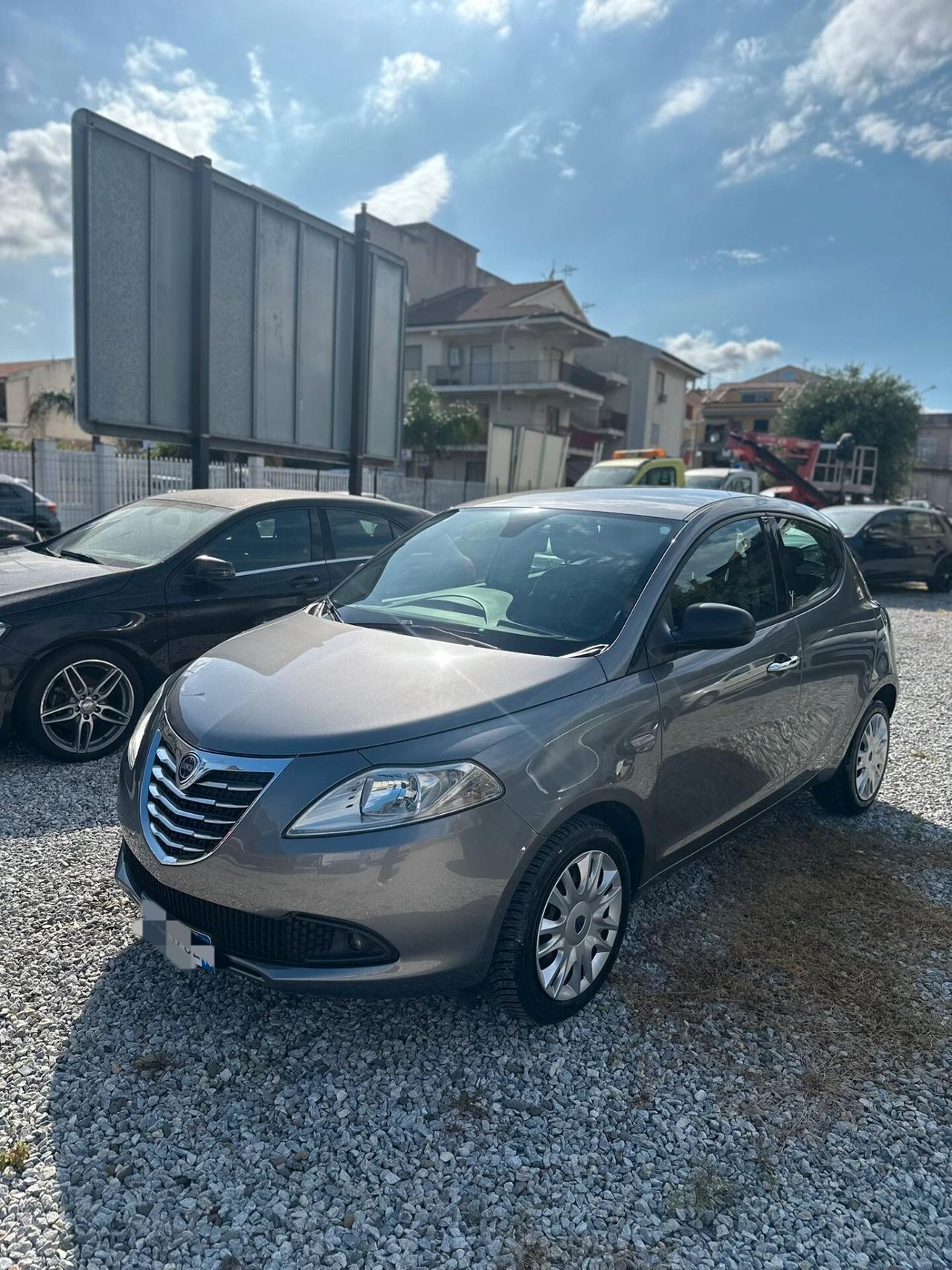 Lancia Ypsilon 1.3 MJT 16V 95 CV 5 porte S&S Silver