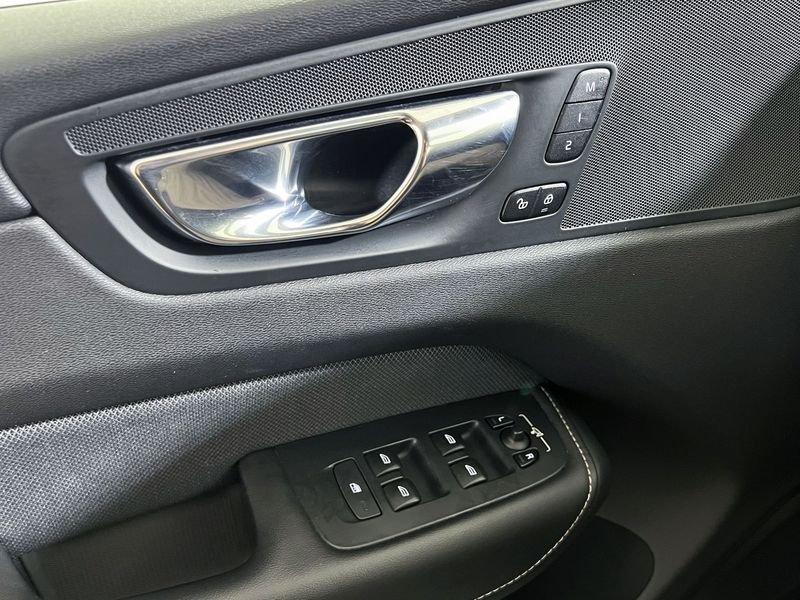 Volvo XC60 XC60 B4 (d) AWD Geartronic R-design
