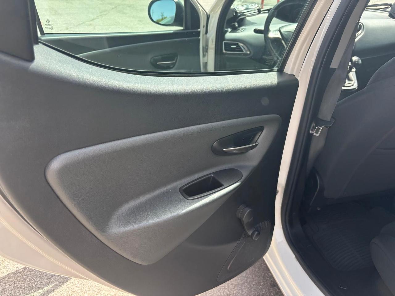 Lancia Ypsilon 0.9 TwinAir 85 CV 5 porte Metano Ecochic Gold
