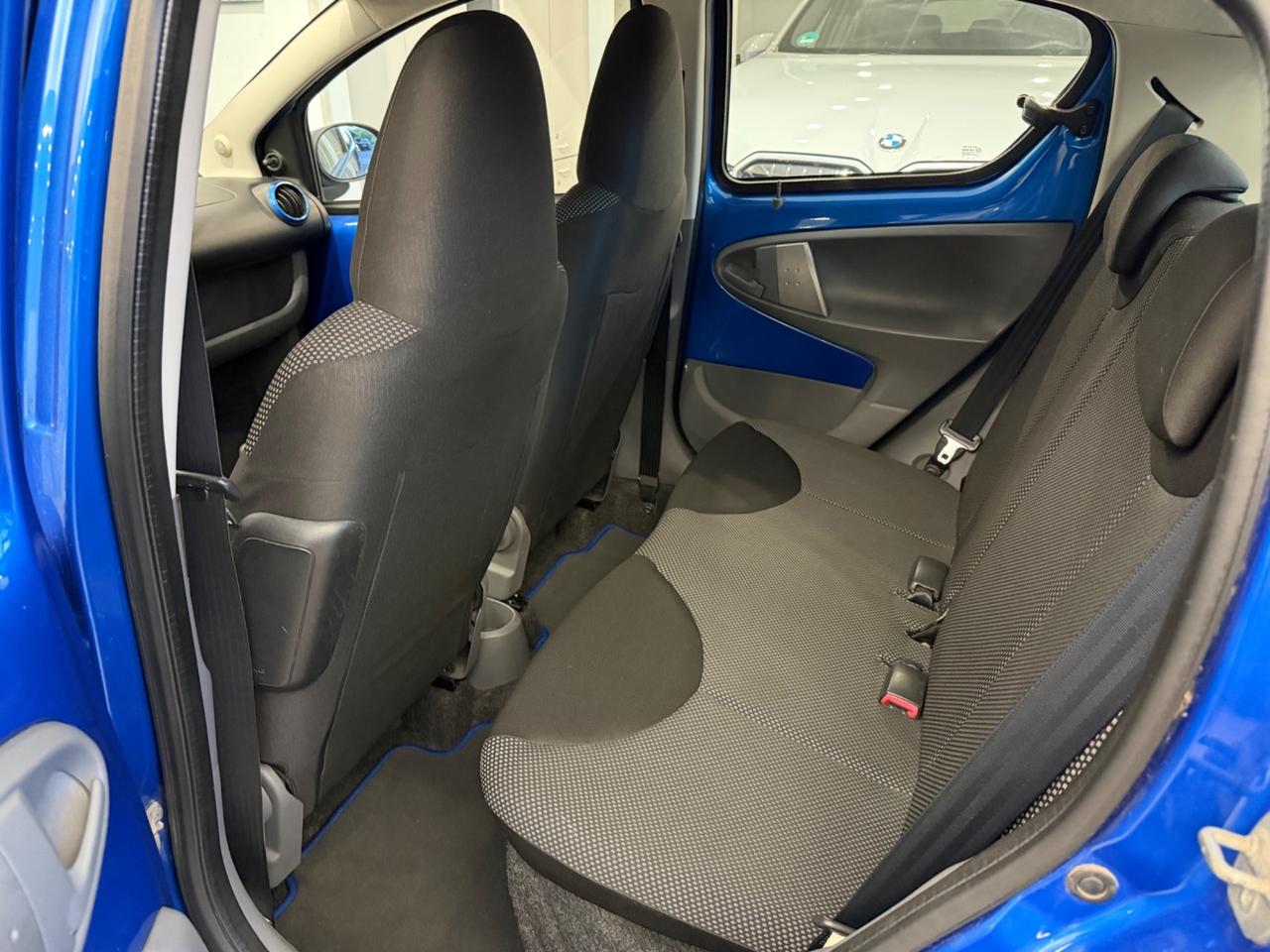 Toyota AYGO 1.0 12V VVT-I 5P M-MT (50 KW) automatica