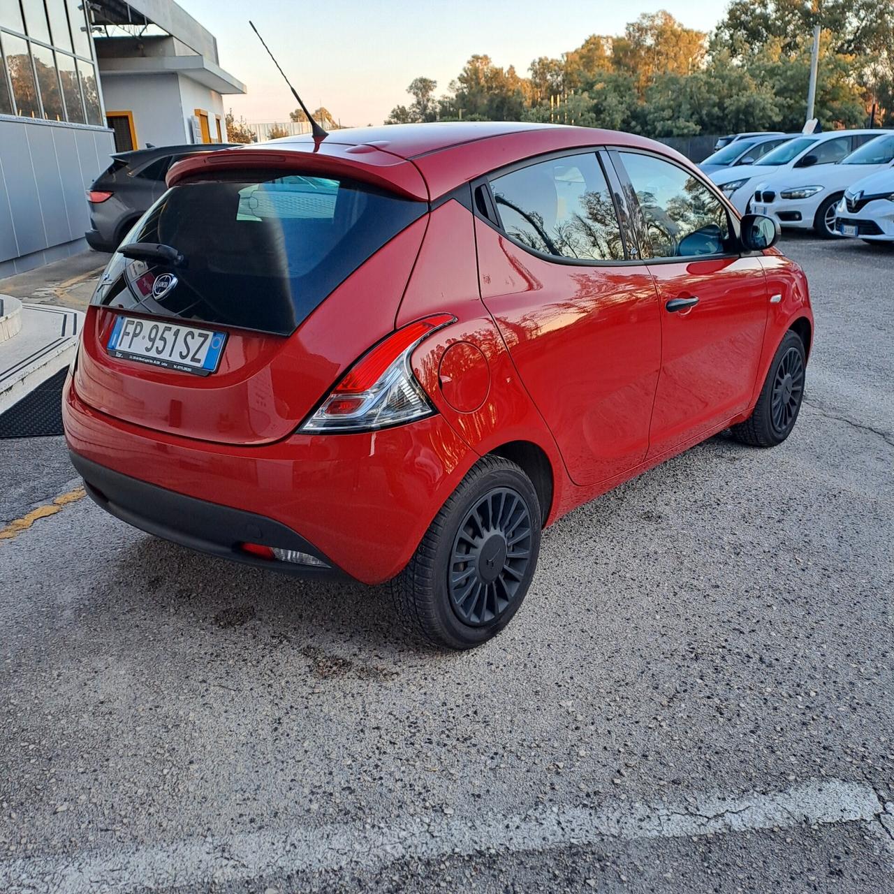 Lancia Ypsilon 1.2 Bz/Gpl 69Cv Ecochic Elefantino Blu
