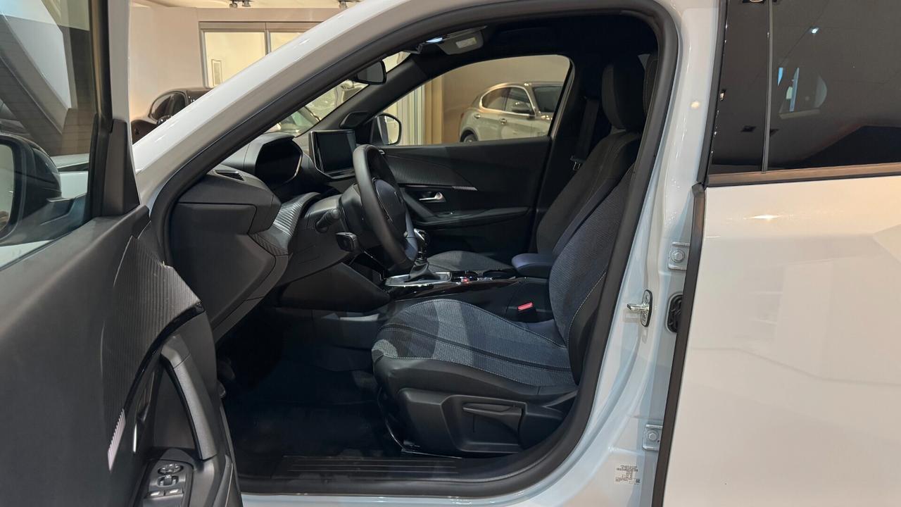 PEUGEOT 2008 1.2 BENZINA 101CV - 2025