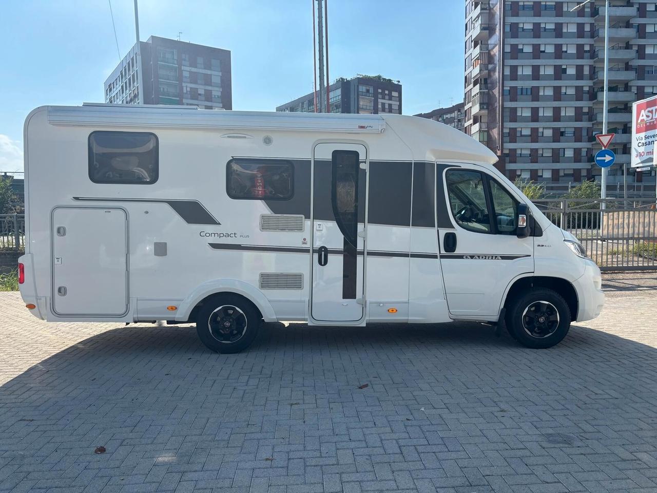Adria Compact Sl camper
