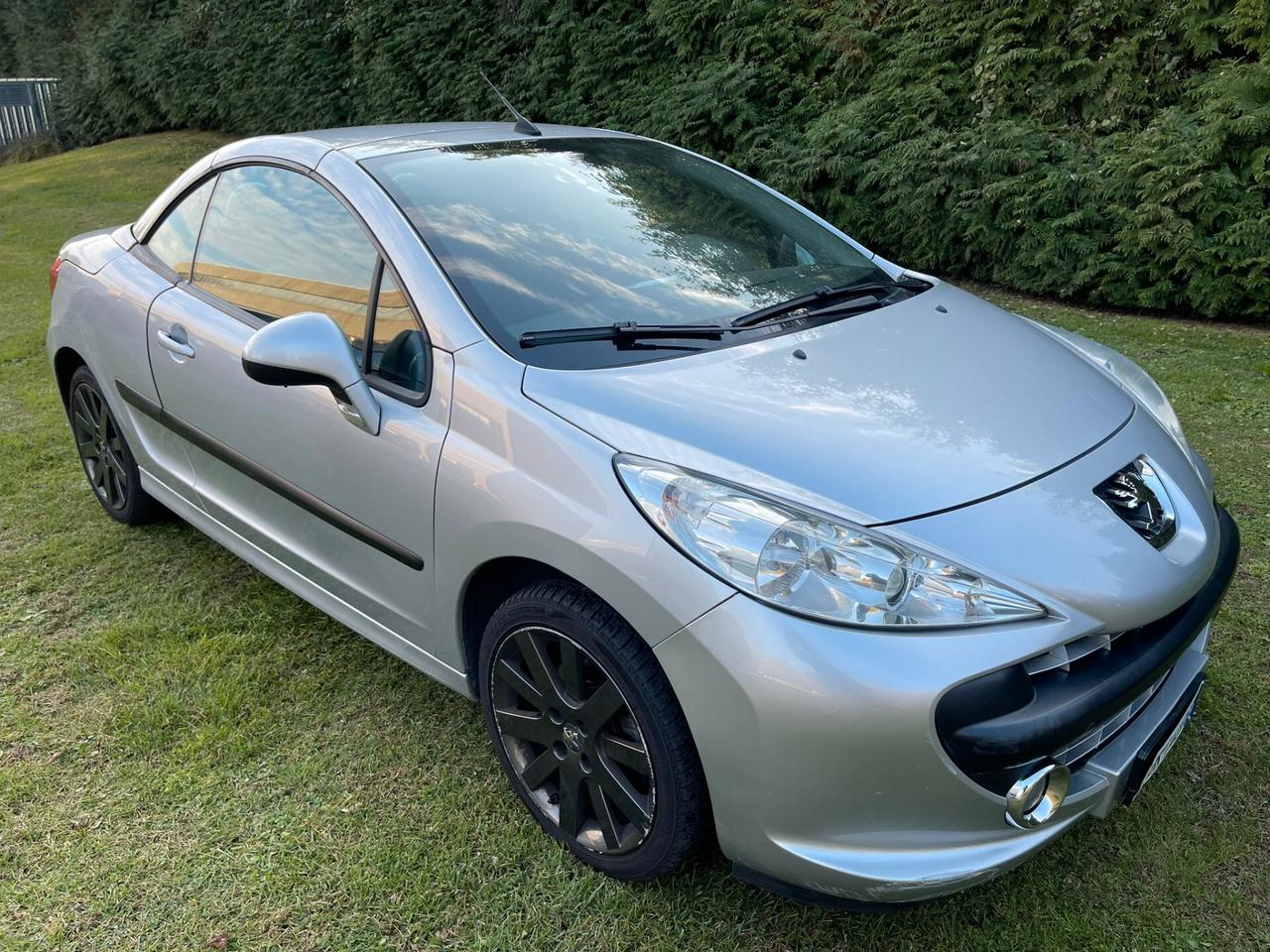 Peugeot 207 1.6 THP 150CV CC Féline