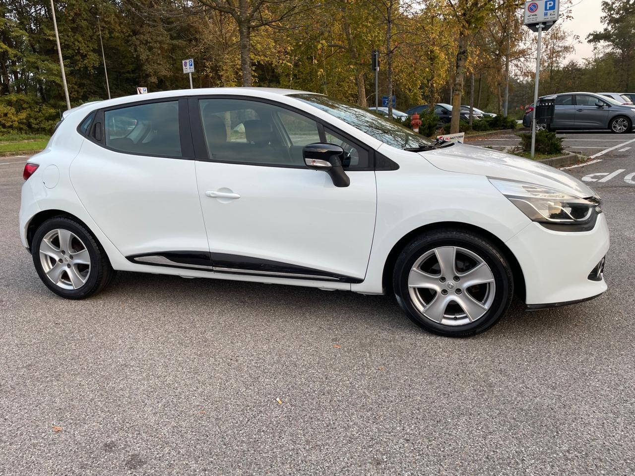 Renault Clio 1.2 75CV 5 porte Live*Neo patentati *