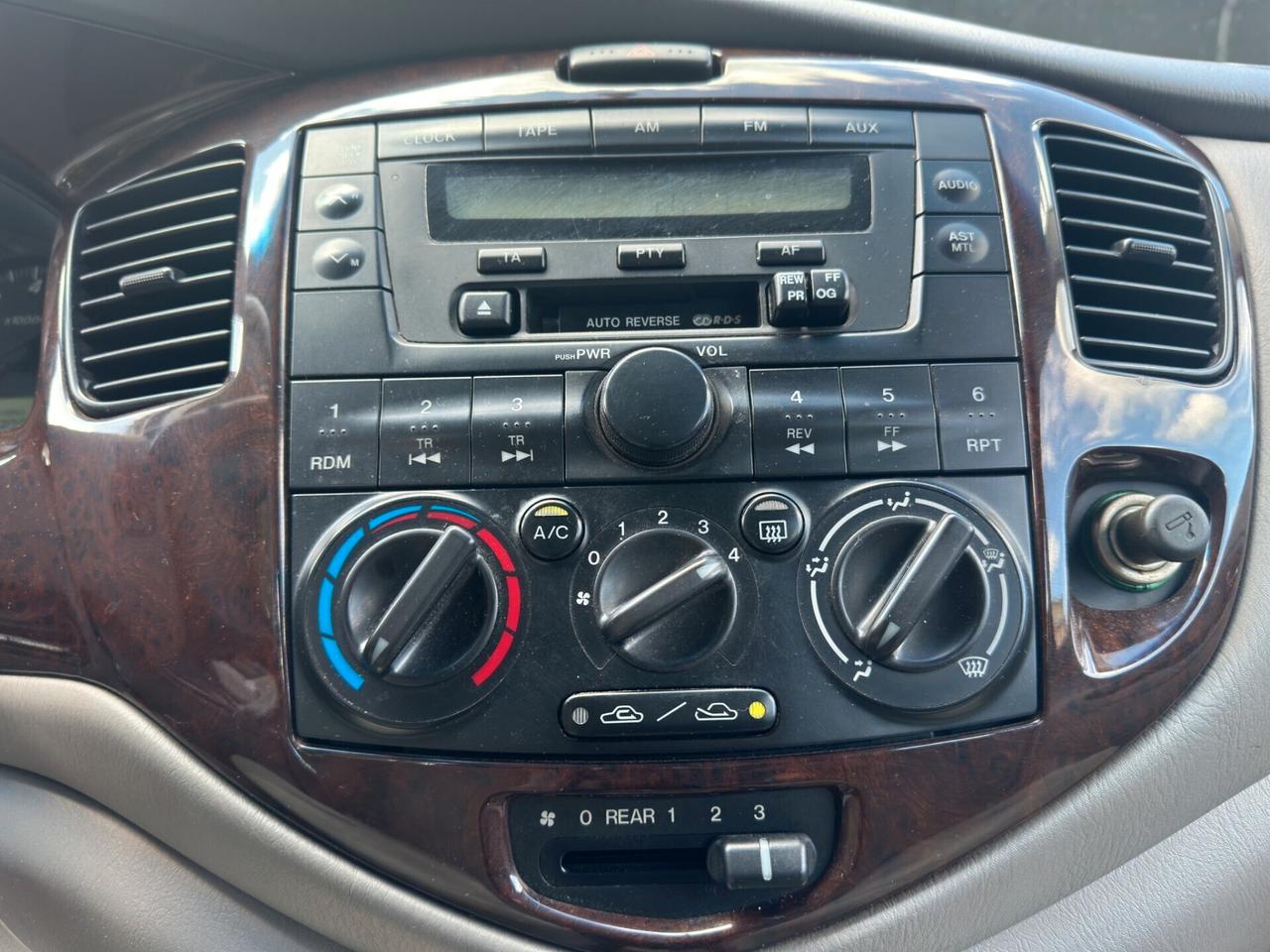 Mazda MPV 2.0i 16V cat