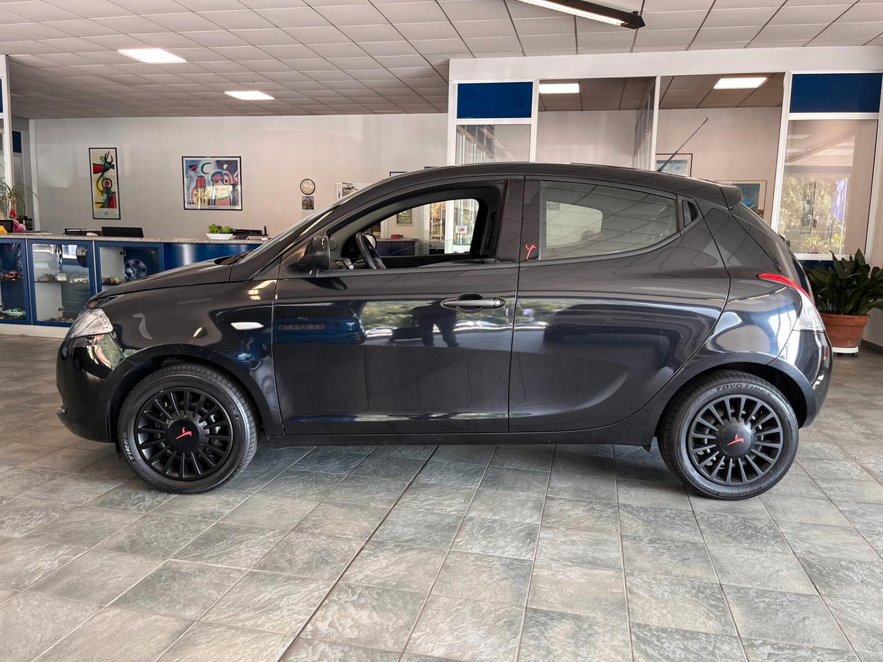 Lancia Ypsilon 1.2 69 CV 5 porte Gold