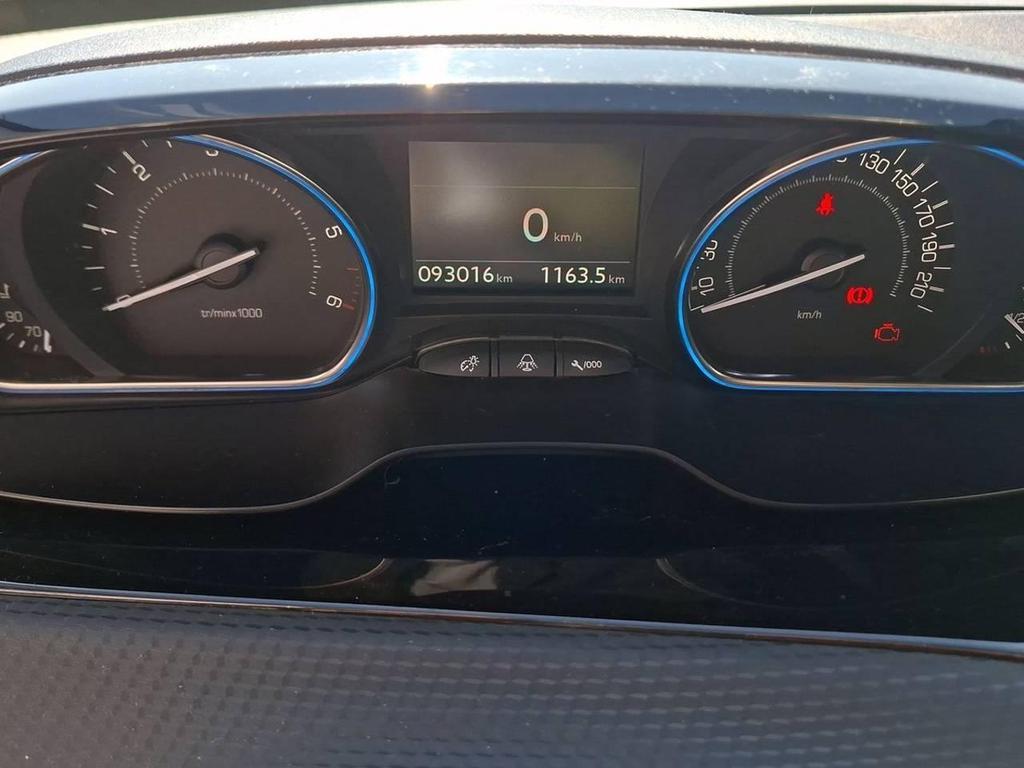 Peugeot 2008 1.6 BlueHDi Allure
