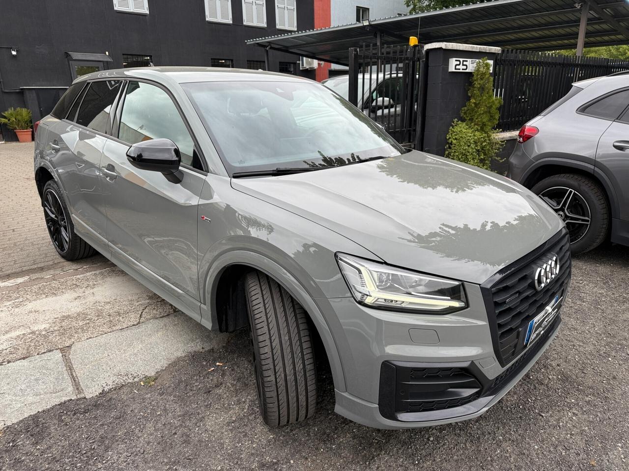 Audi Q2 40 TFSI S tronic Identity Black S Line QUATTRO