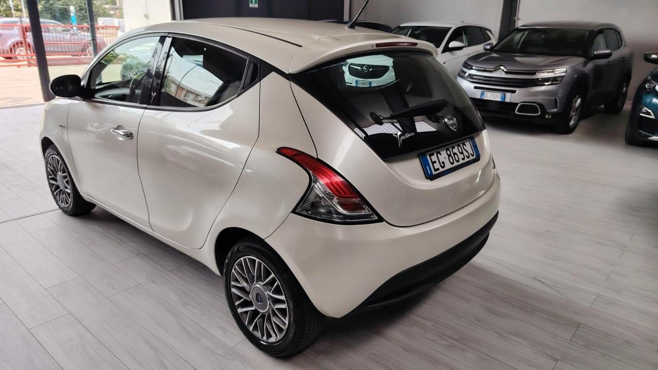 LANCIA YPSILON 1.2 PLATINUM 69CV - NEOPATENTATI