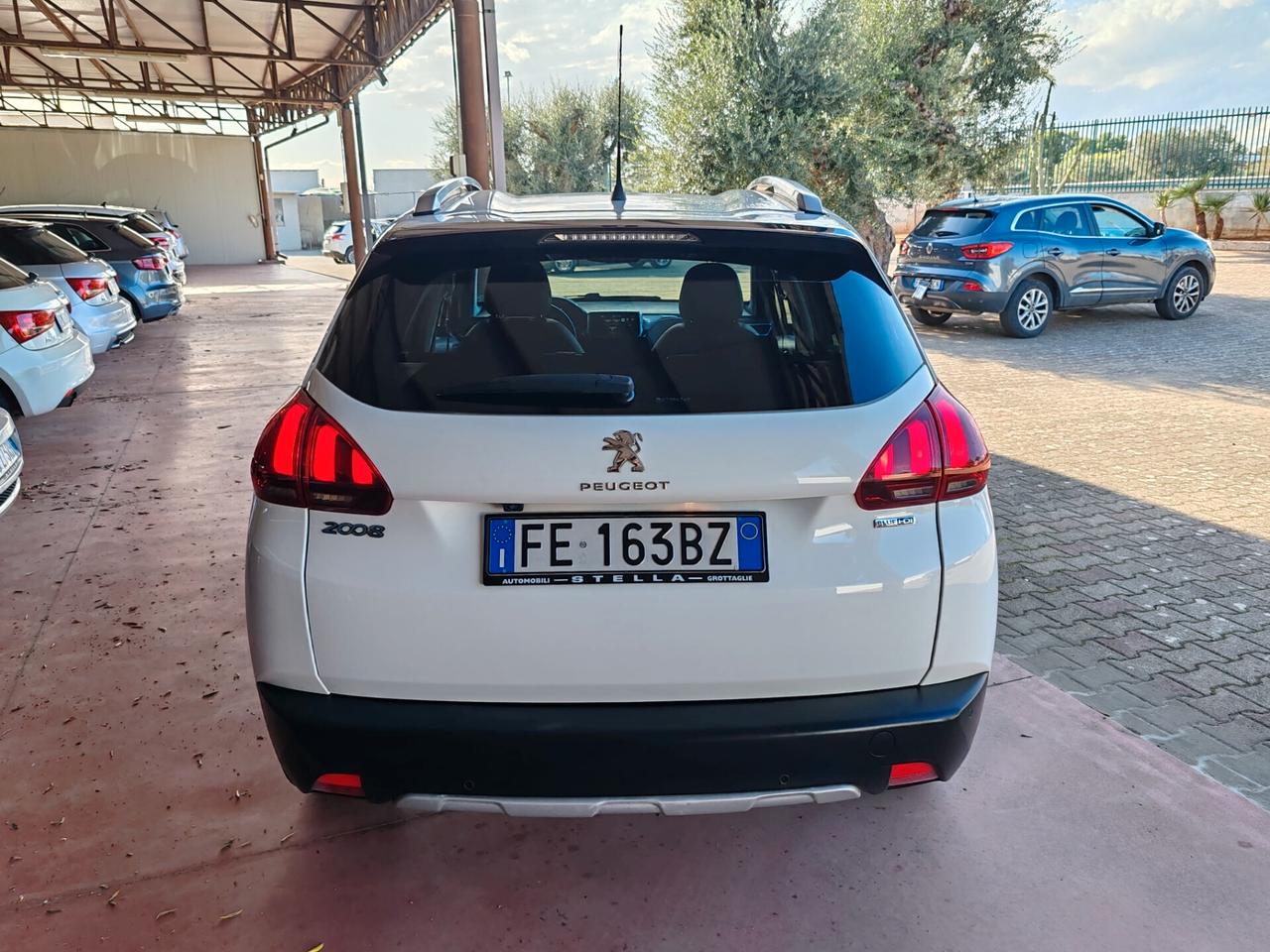 Peugeot 2008 1.6 HDI Allure - NAVI