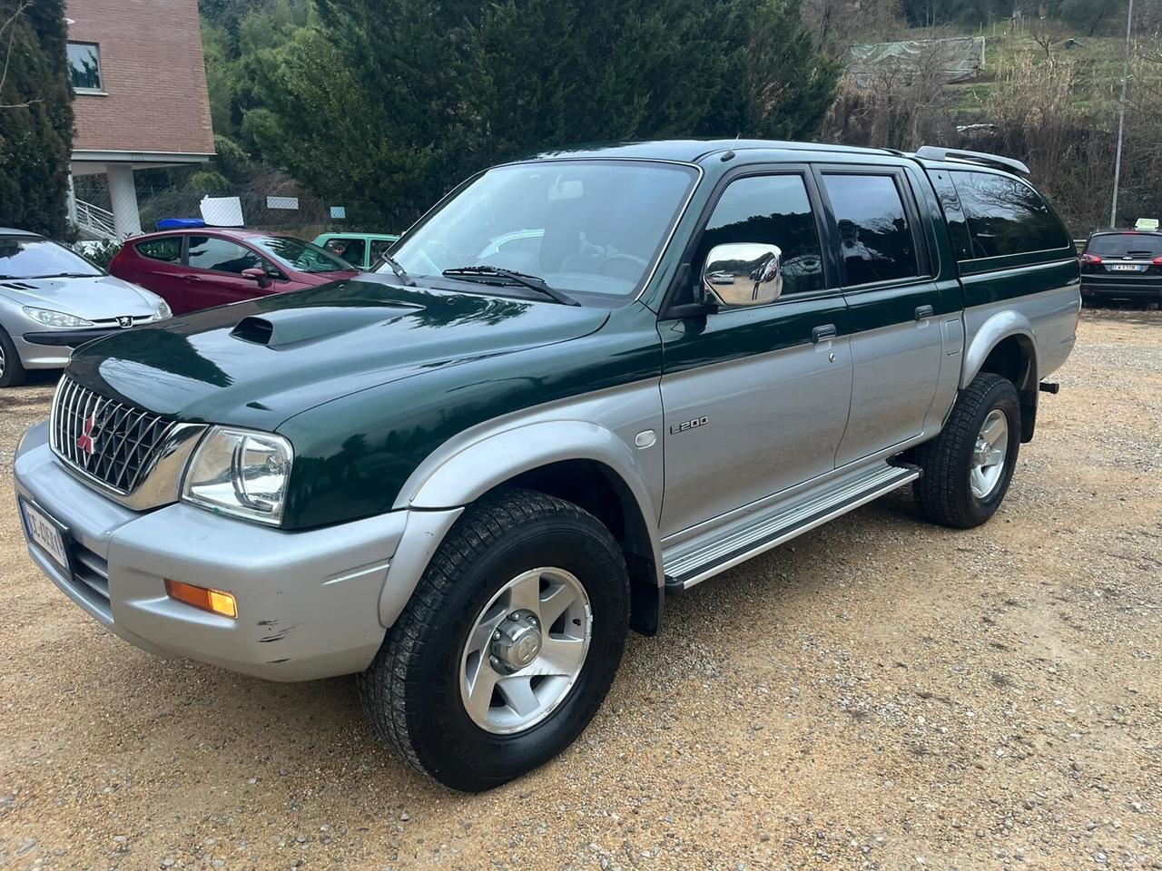 Mitsubishi L200 2.5 Diesel - 4x4 - Pick-Up Cabina