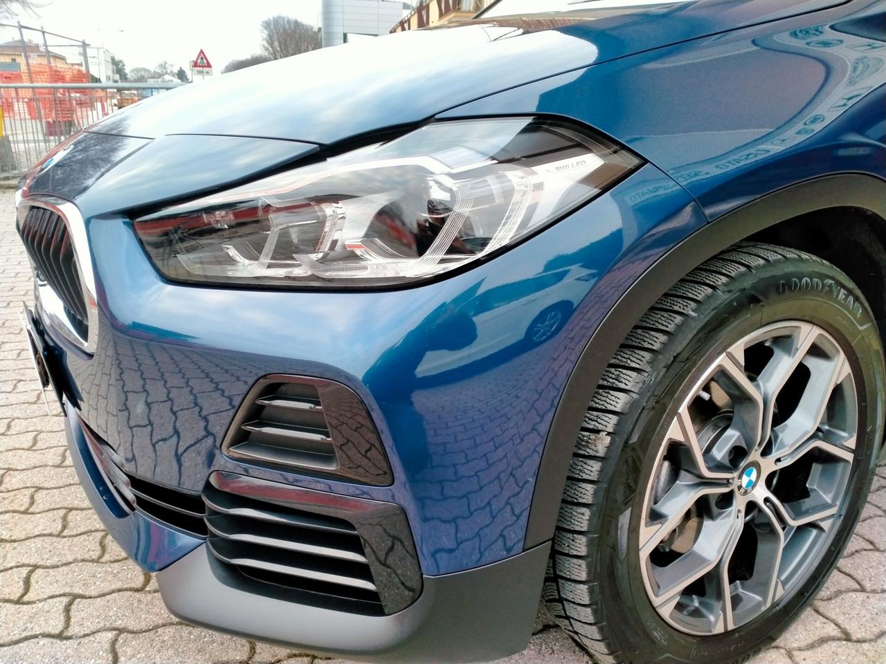 BMW X2 XDRIVE 18D LED / TETTO / DDC / KEYLESS / H.KARDON / HEAD UP