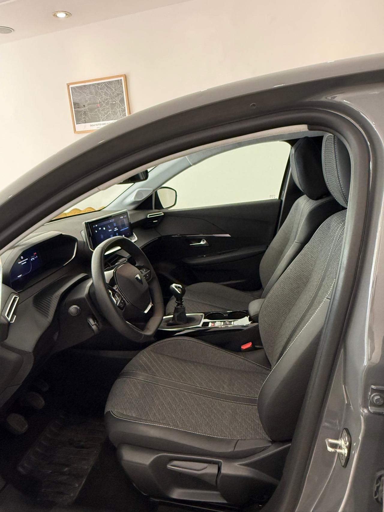 Peugeot 208 ALLURE PACK 100CV 2025