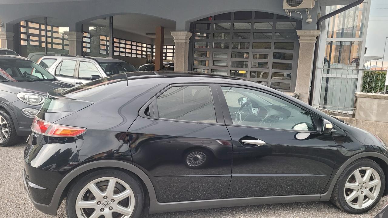 Honda Civic 2.2 i-CTDi 5p. Exclusive