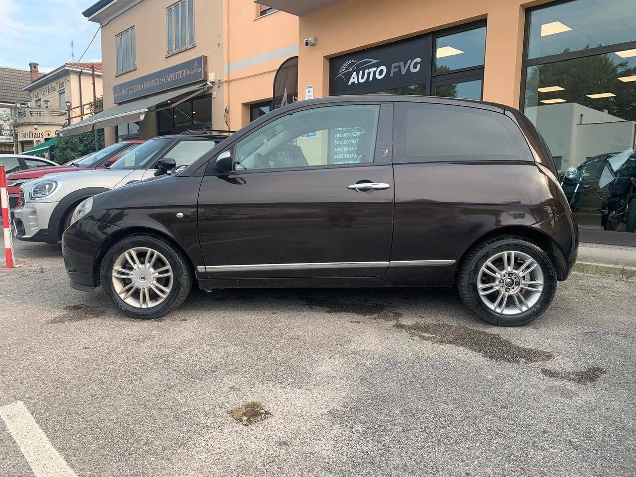 Lancia Ypsilon 1.2 benz Neopatentati