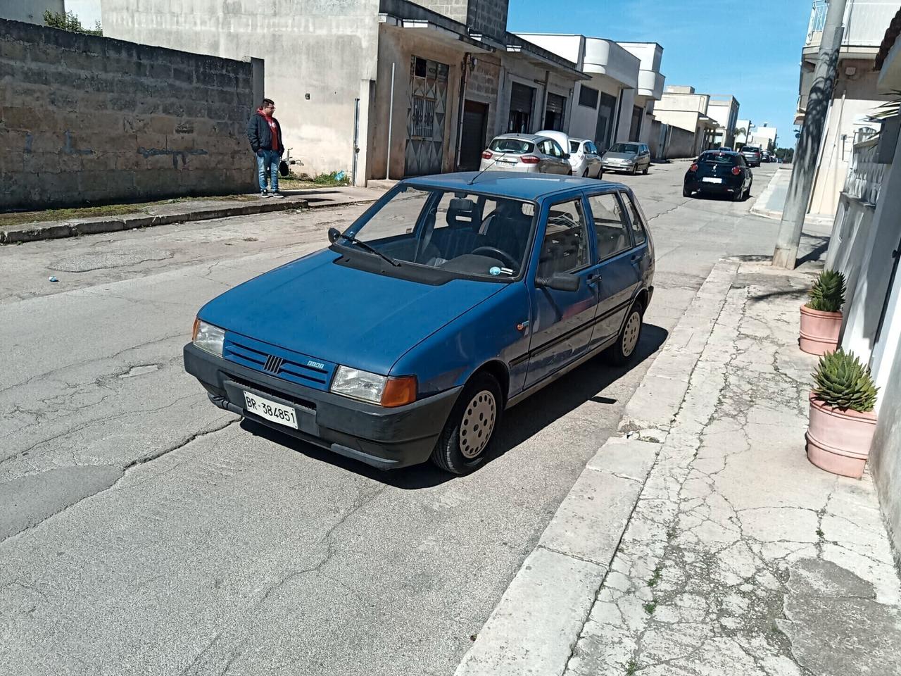 Fiat Uno 1.0 i.e. cat 5 porte (non paga pi&amp;amp;amp;ugrave; il bollo) gancio traino