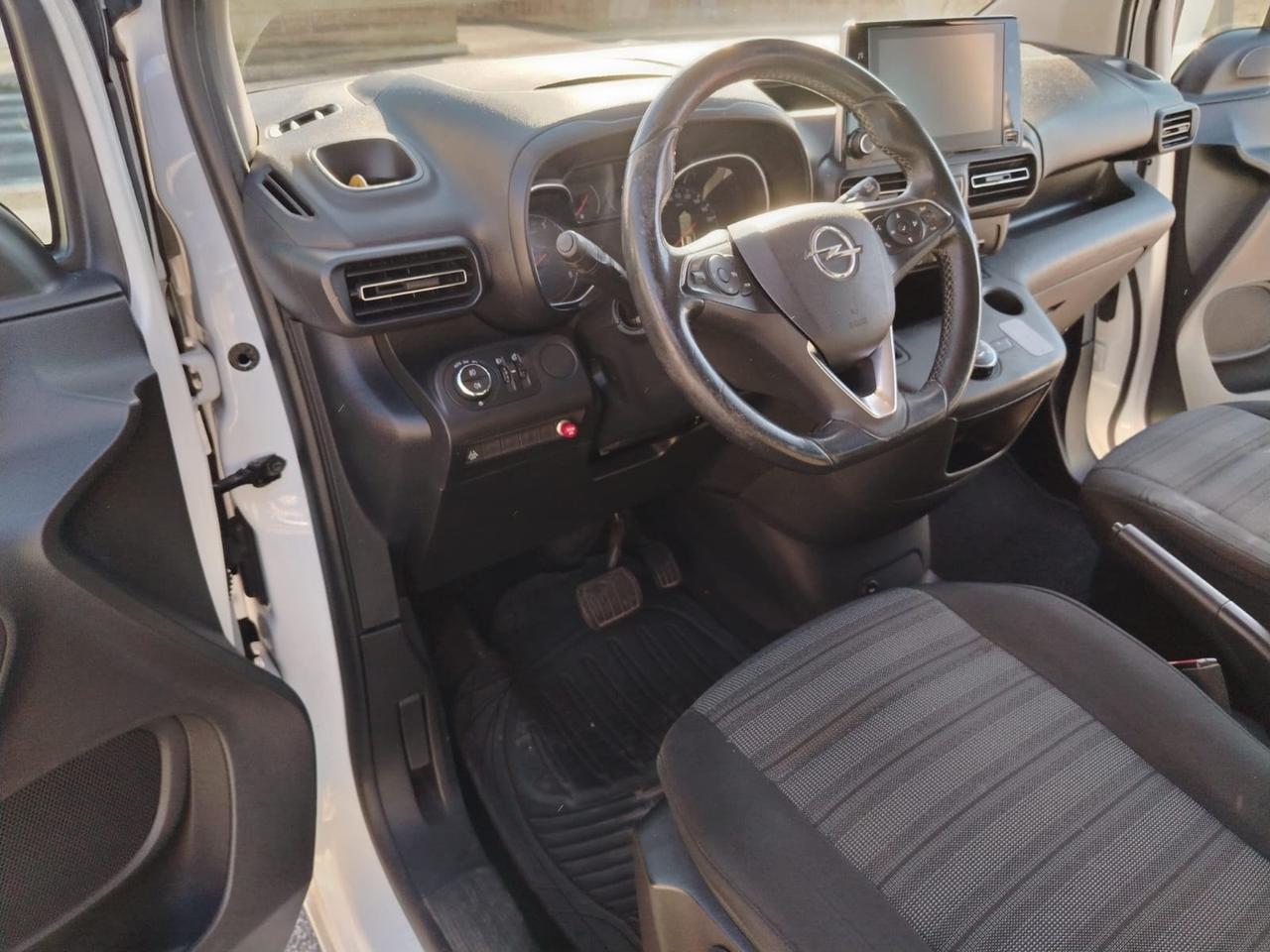 Opel Combo Life 1.5D 130 CV S&S AT8 Innovation anche per NEOPATENTATI