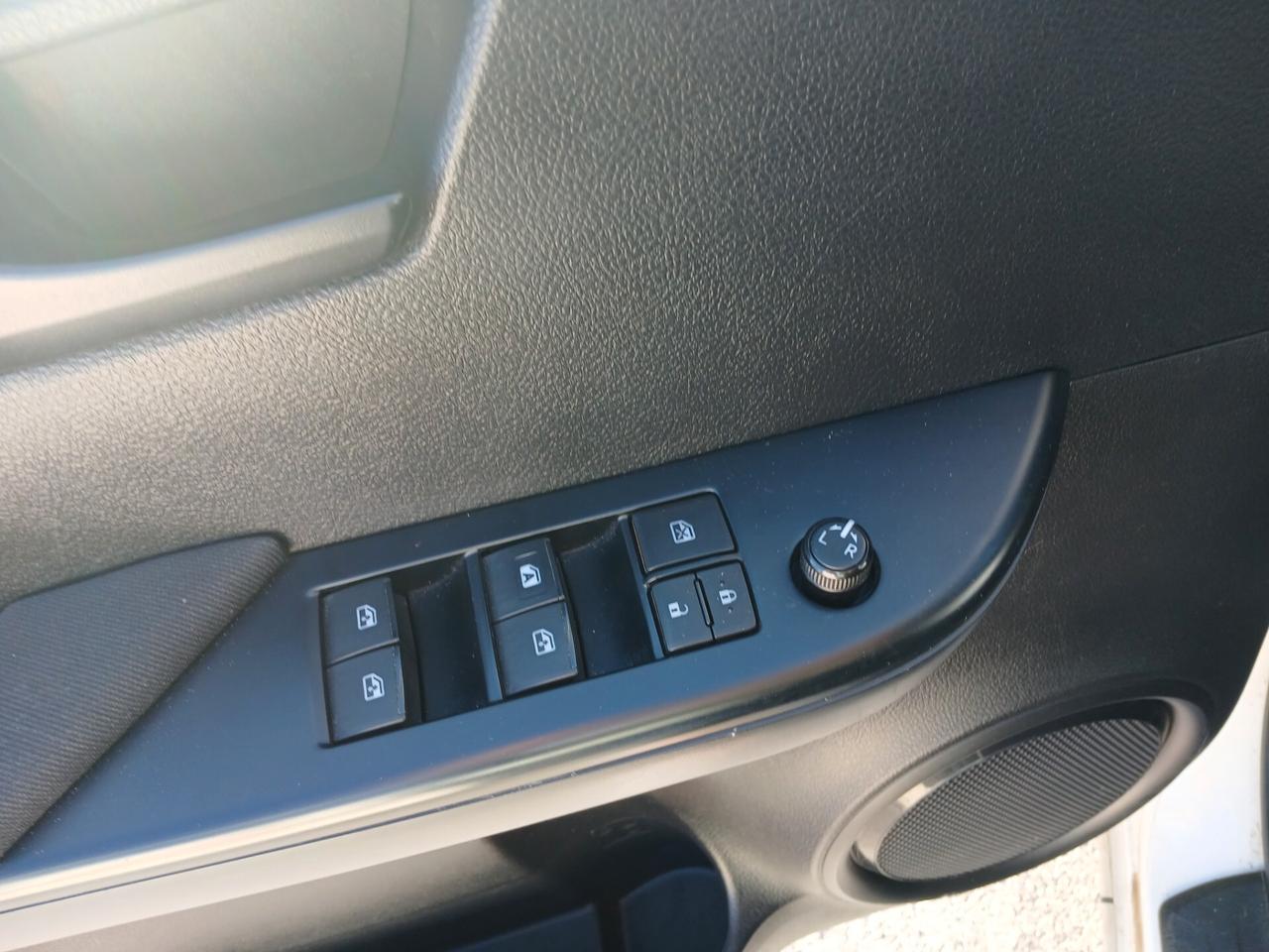 TOYOTA HILUX 2.4 D 4WD DOUBLE CAB 2017