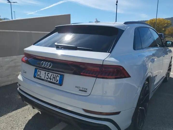 Audi Q8 50TDI 286CV COMPETITION BANG&OLUFSEN 23" CARBONIO