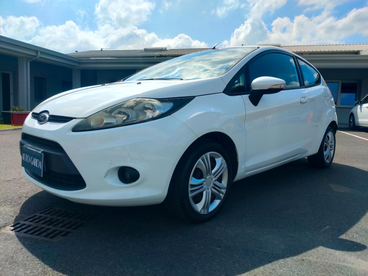 Ford Fiesta Fiesta+ 1.4 TDCi 70CV 3 porte EURO 5 NEOPATENTATI