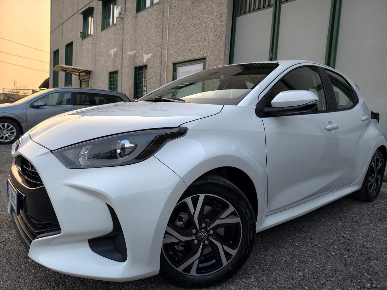 Toyota Yaris IBRIDA NO VINCOLI FINANZIARI NUOVA 2024