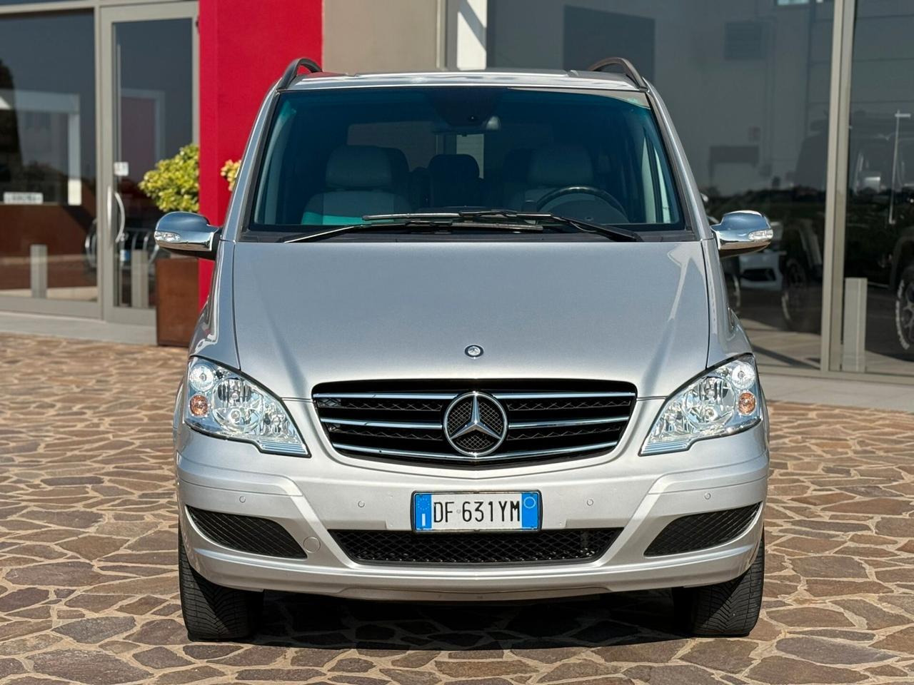 Mercedes-benz Viano 2.2 CDI 4Matic 8 POSTI