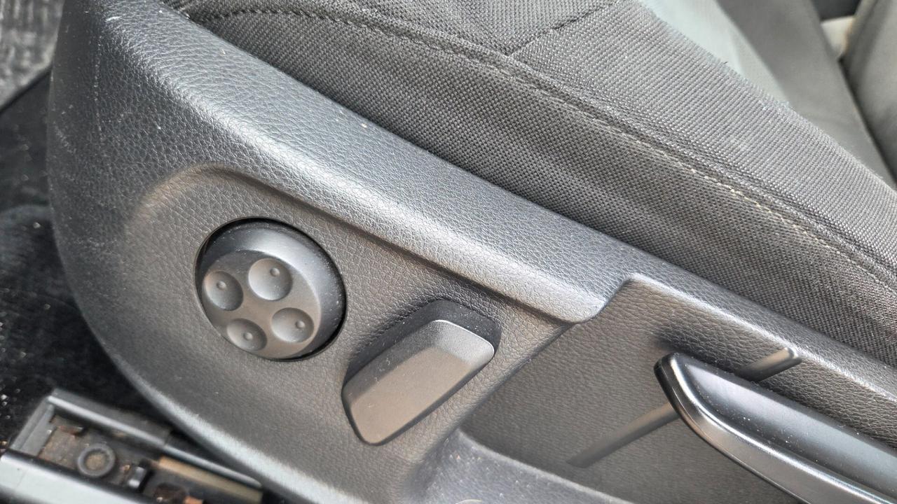 Volkswagen Passat Var. 1.6 TDI BlueMotion Tech. Navi