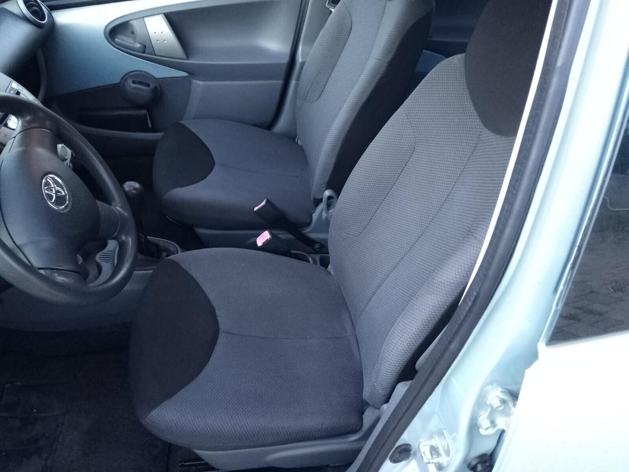 Toyota Aygo 1.0 12V VVT-i 5 porte Sol