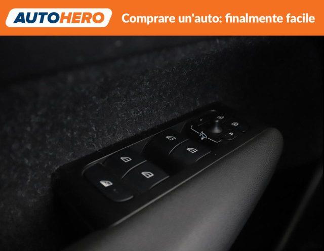 VOLVO XC40 B4 AWD Geartronic Momentum Pro