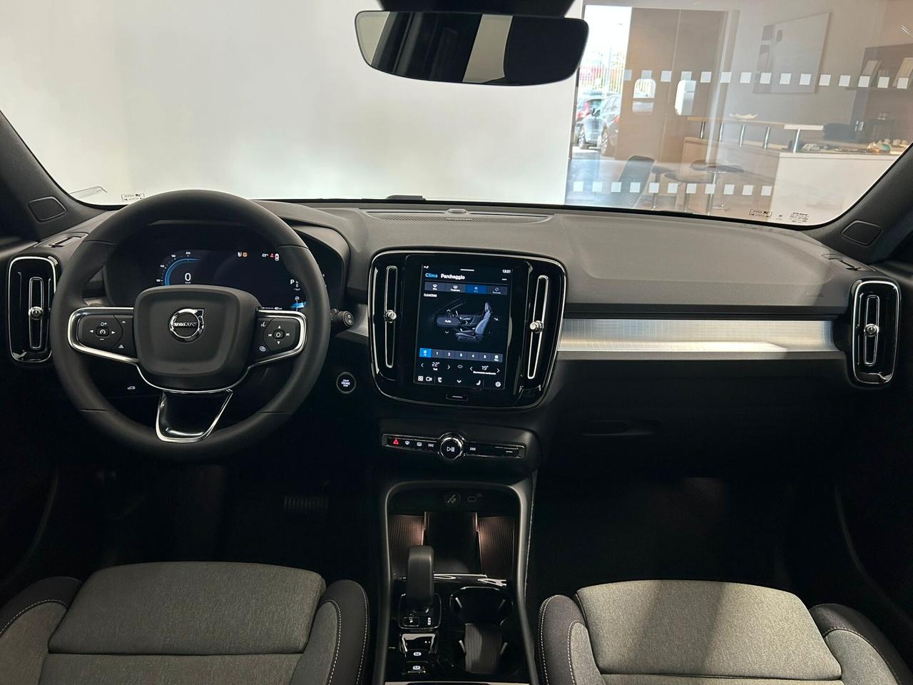 Volvo XC40 B3 automatico Plus Dark