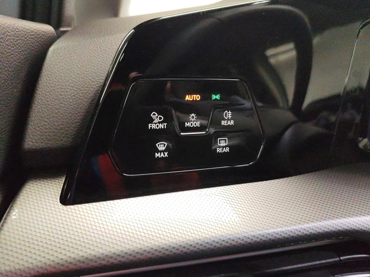 Volkswagen Golf 1.5 tsi style 150cv